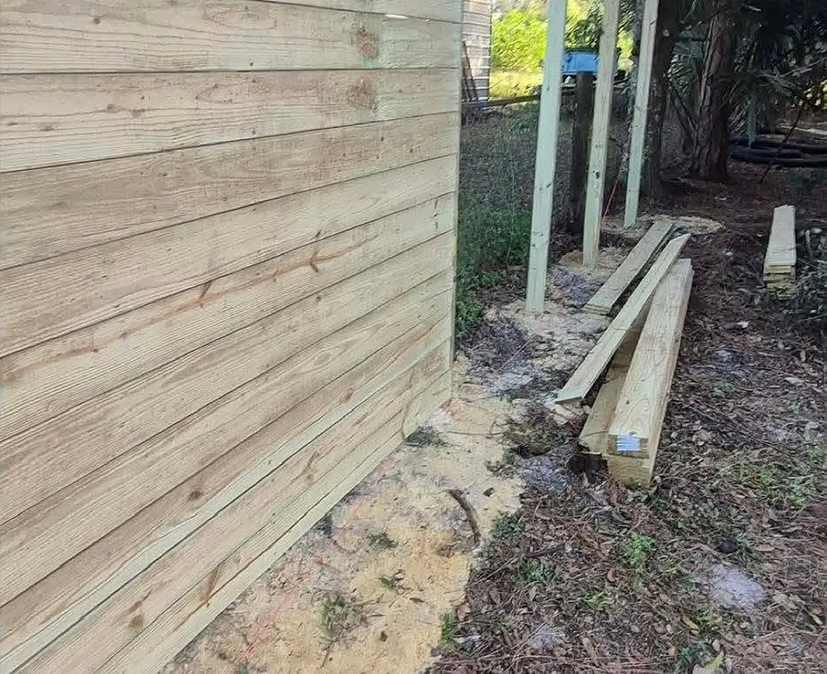 Horizontal fence panel going up board by board